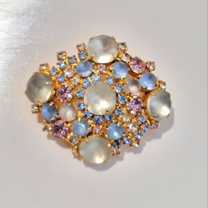 Fabulous Vintage Signed HOBE Blue Purple Clear & Frost Glass Stones Brooch Clip